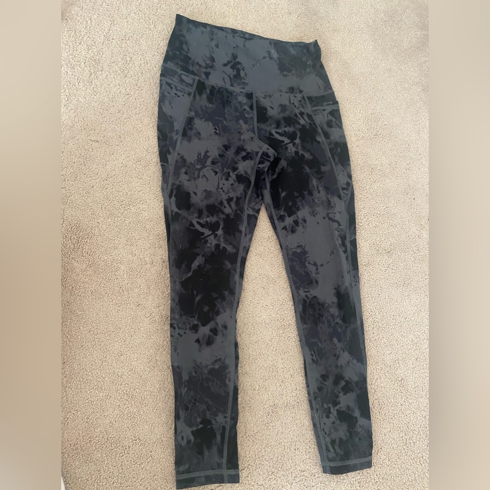 Grey/Blue-ish tie dye leggings • size small or medium